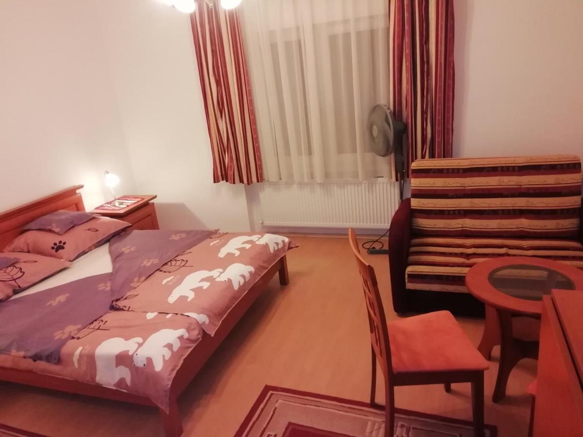 Asta La Vista Vendeghaz Hotel Miskolc Luaran gambar