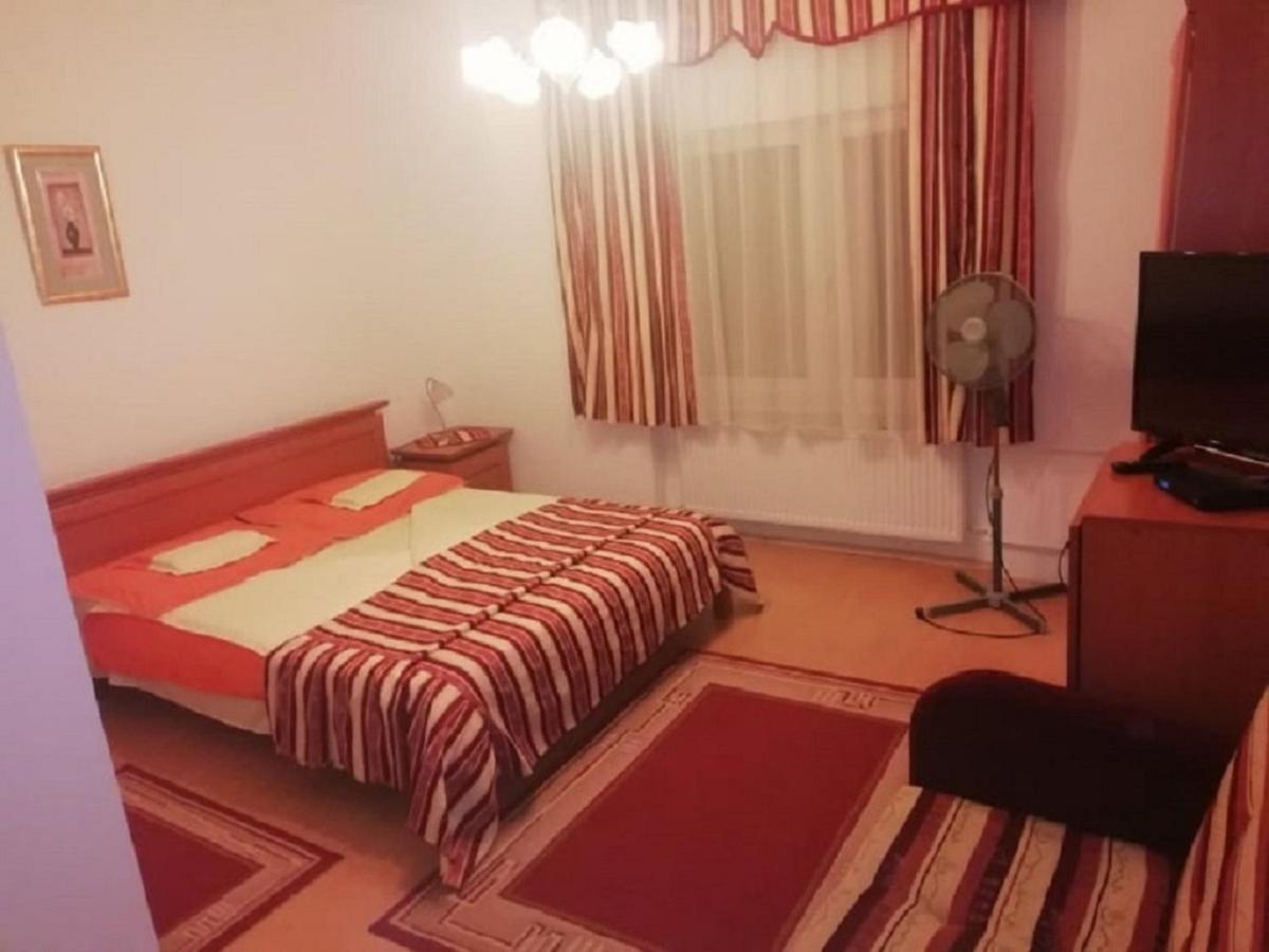 Asta La Vista Vendeghaz Hotel Miskolc Luaran gambar