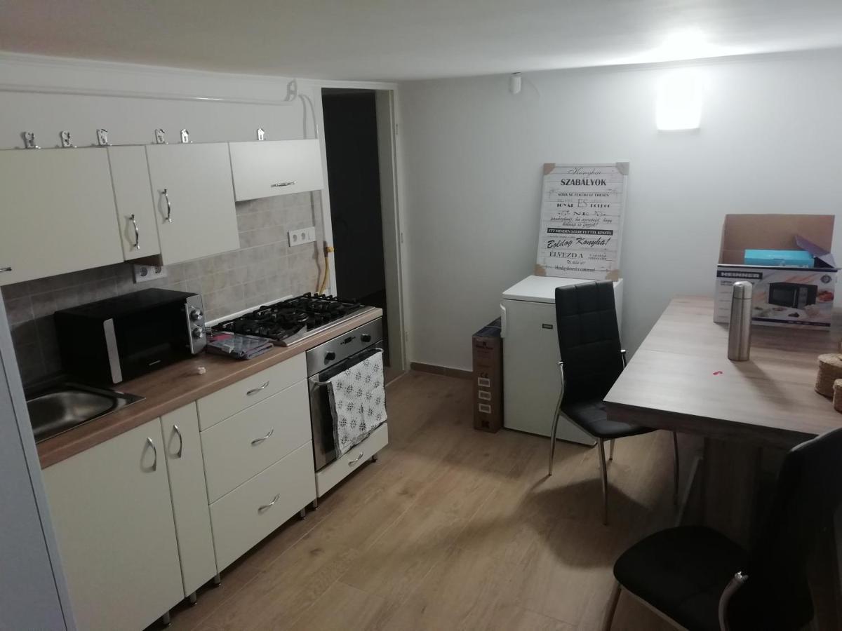Asta La Vista Vendeghaz Hotel Miskolc Luaran gambar