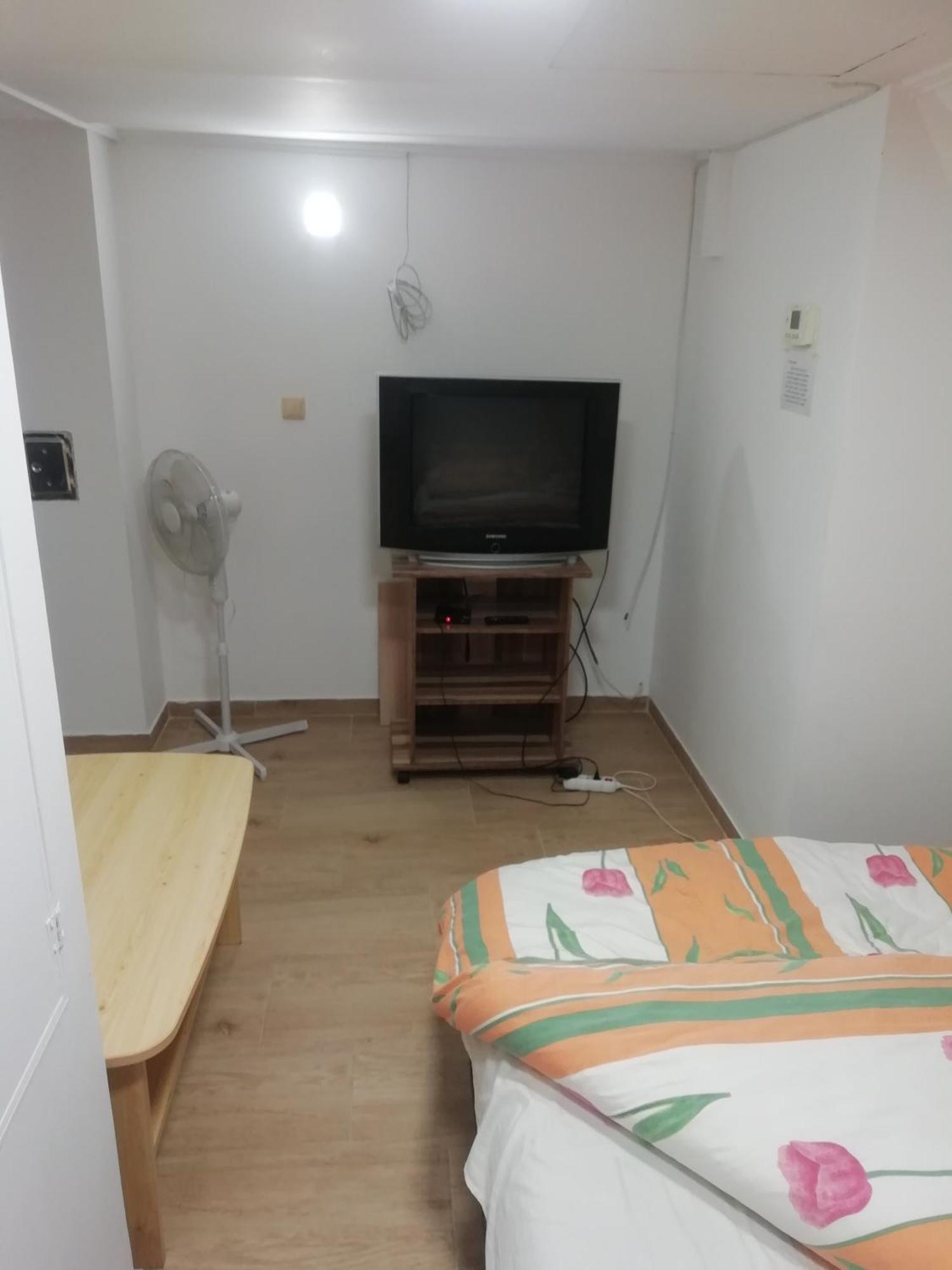 Asta La Vista Vendeghaz Hotel Miskolc Luaran gambar